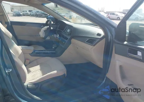 2017 Hyundai Sonata z USA, uszkodzony, nr VIN 5NPE24AFXHH468536